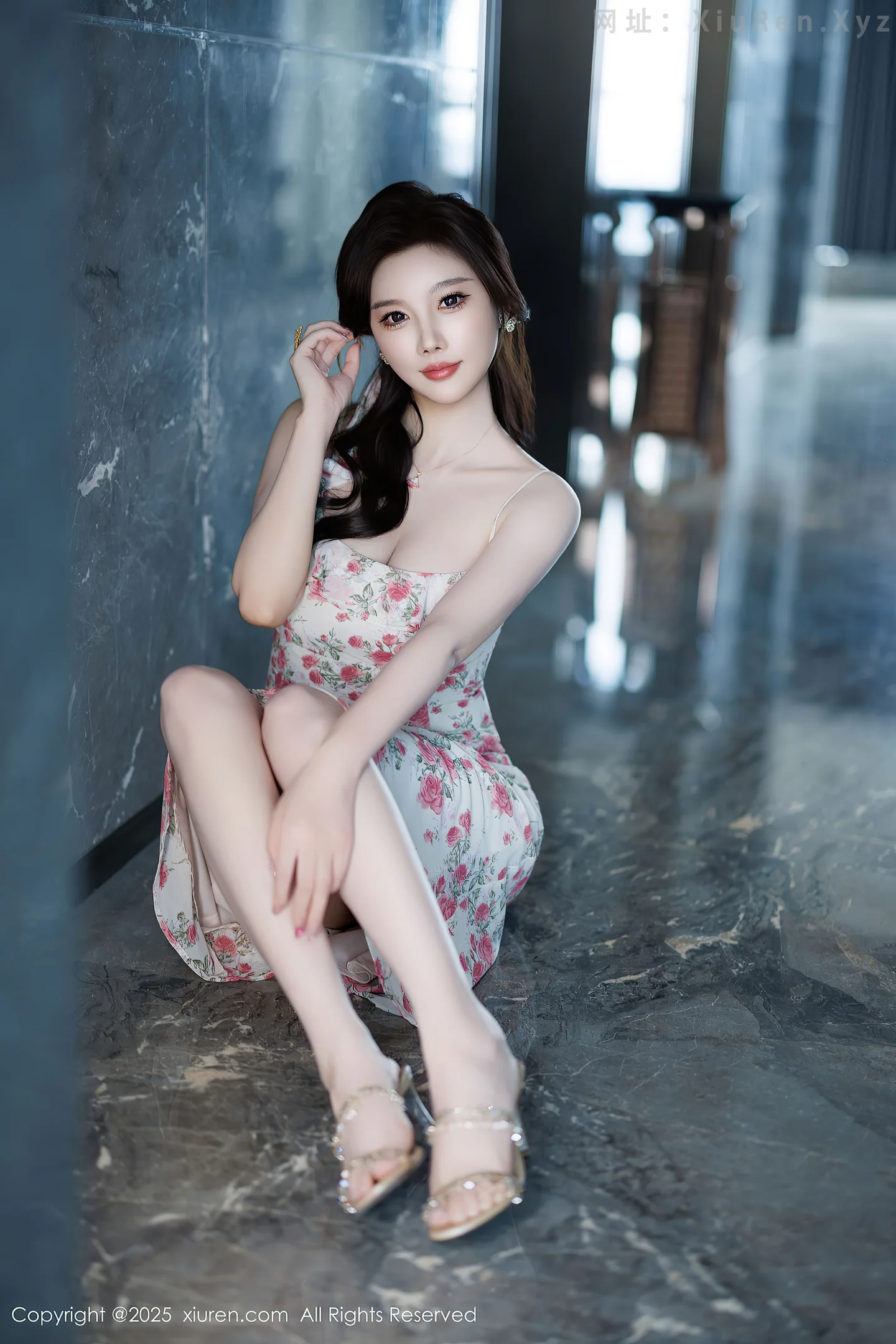图片[6]-[XiuRen秀人网] VOL.10977 女神CHENCHEN.性感碎花裙露白色情趣内衣秀丰腴身材诱惑写真92P-秀人网官方网站